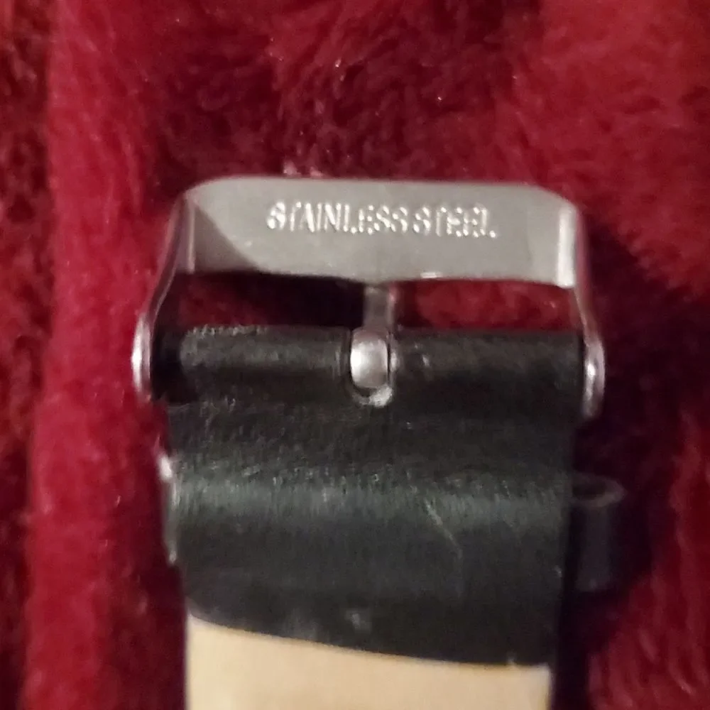 Unlisted Kenneth Cole Minimalist‎ Men's Watch Wristwatch Black Red Silver Analog